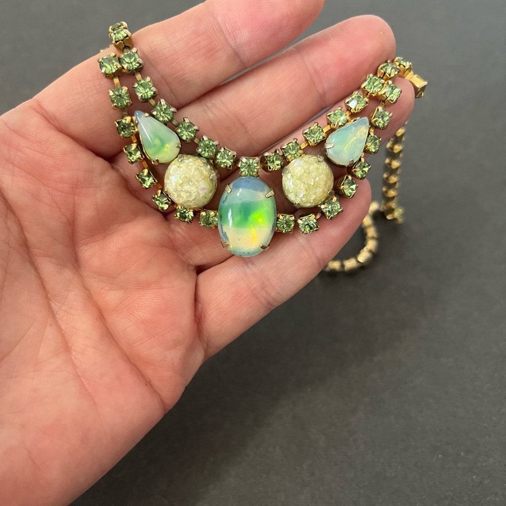 Vintage 1950s Green Rhinestones Blue Green White Glass Cabochons Necklace 14” - Picture 9 of 12